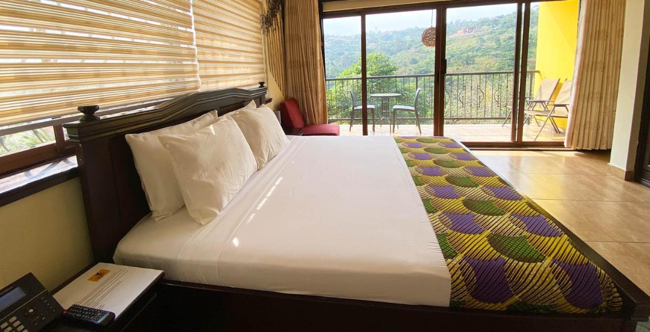 Cactus Creek Hotel Aburi Екстер'єр фото