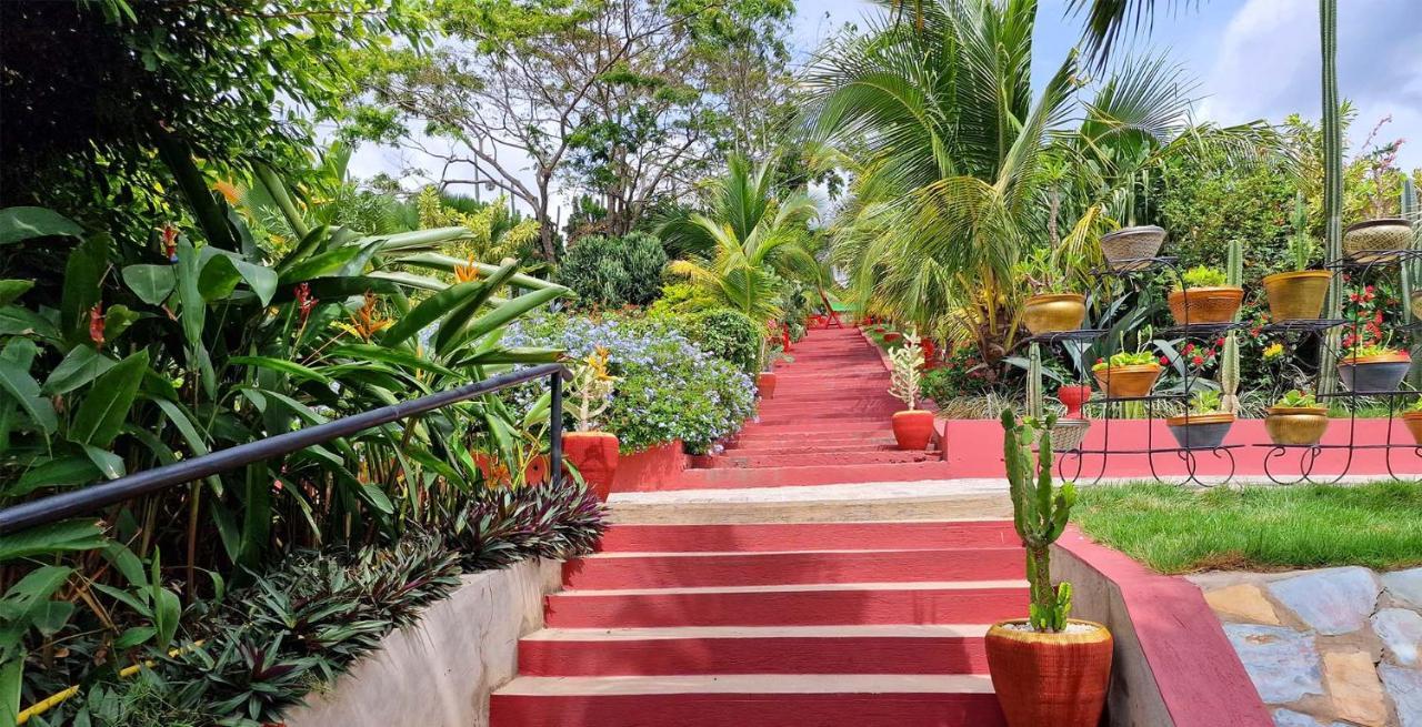 Cactus Creek Hotel Aburi Екстер'єр фото