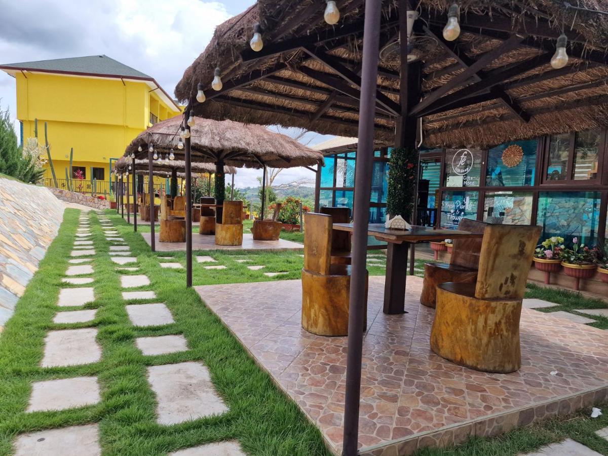 Cactus Creek Hotel Aburi Екстер'єр фото