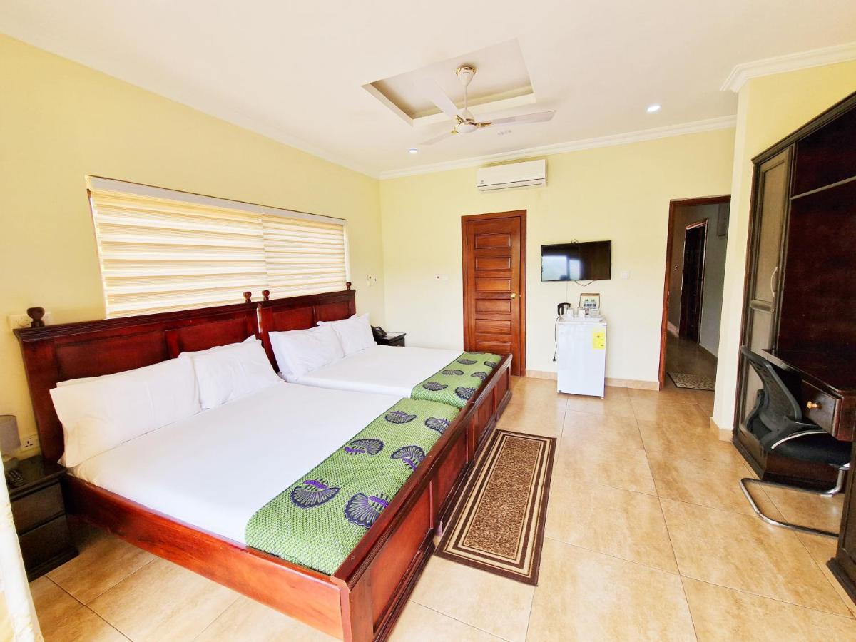 Cactus Creek Hotel Aburi Екстер'єр фото