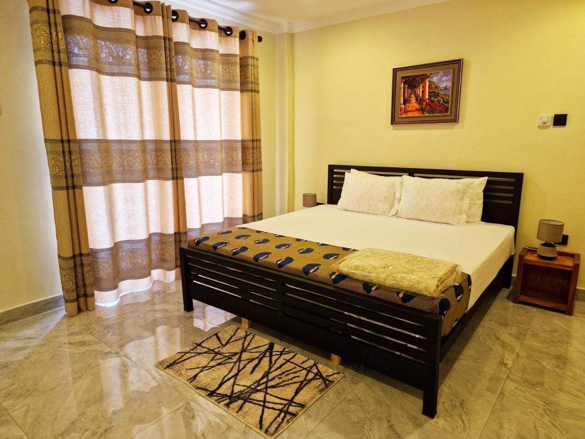 Cactus Creek Hotel Aburi Екстер'єр фото
