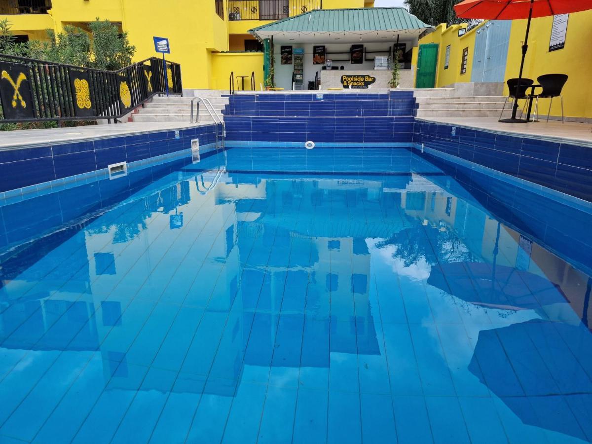 Cactus Creek Hotel Aburi Екстер'єр фото