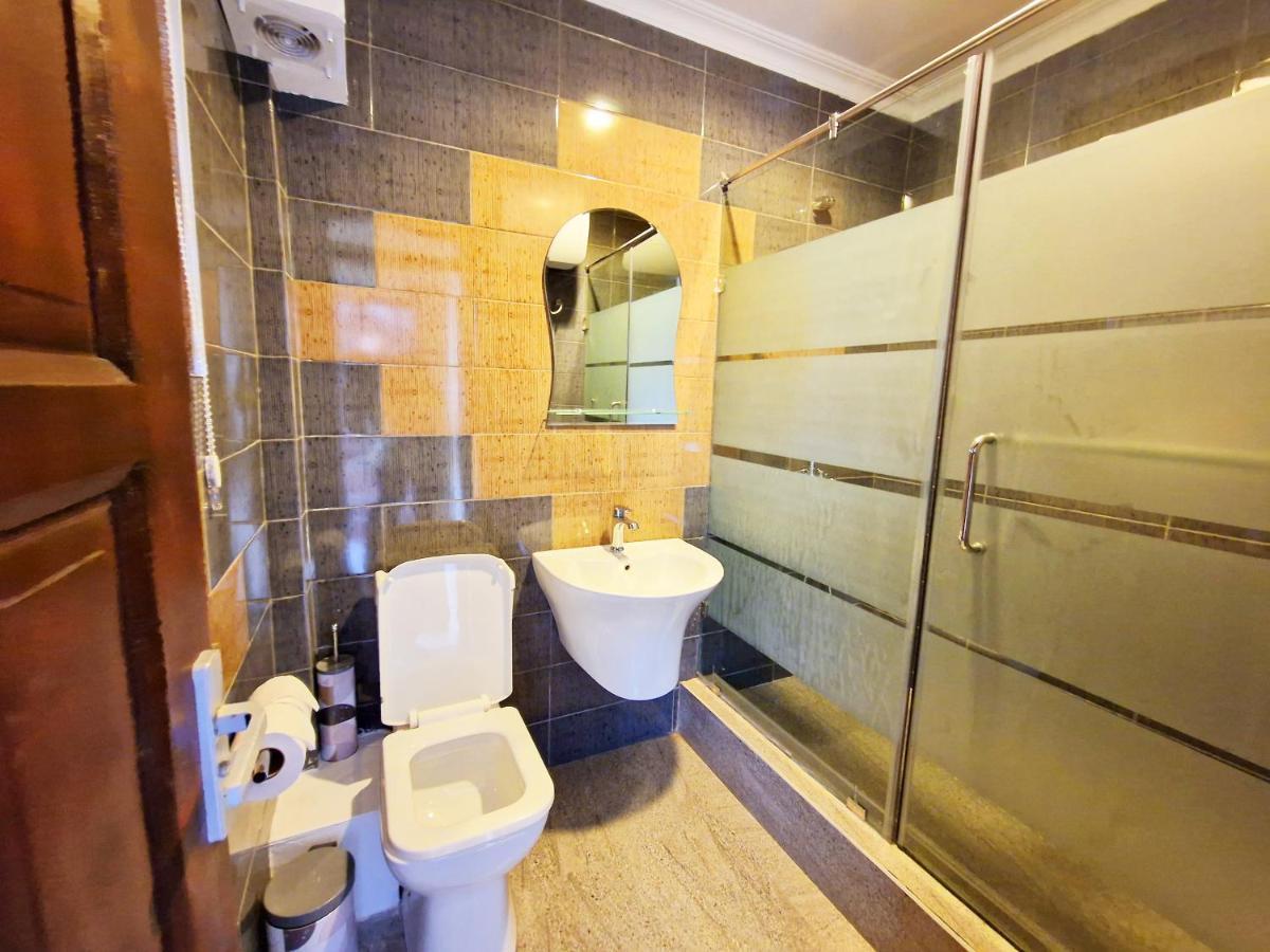 Cactus Creek Hotel Aburi Екстер'єр фото