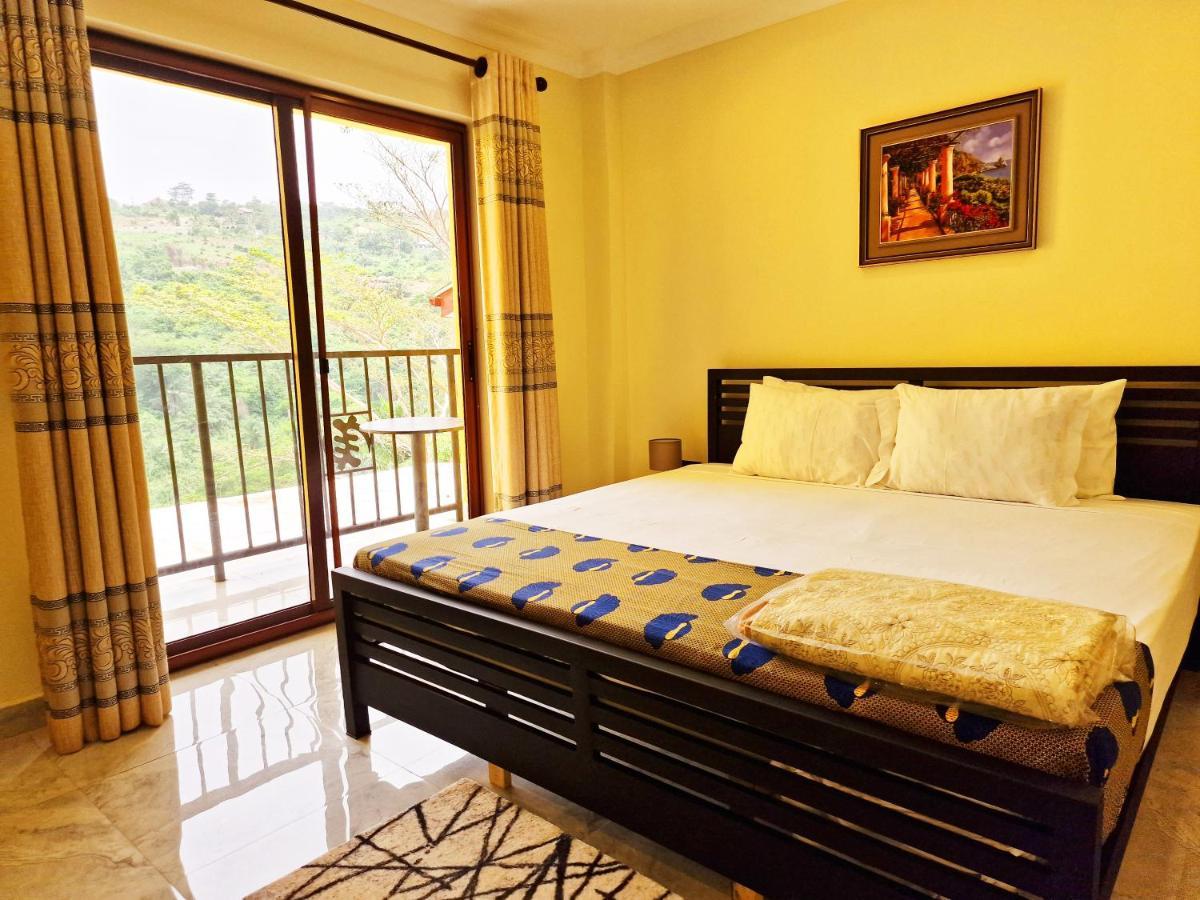 Cactus Creek Hotel Aburi Екстер'єр фото