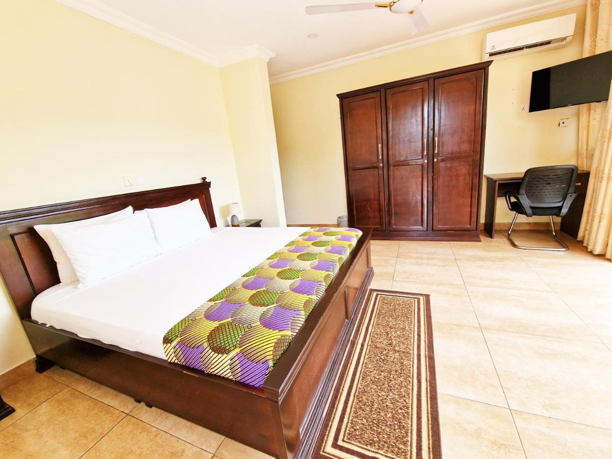 Cactus Creek Hotel Aburi Екстер'єр фото