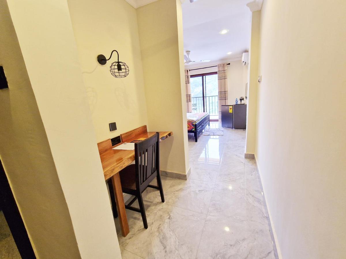 Cactus Creek Hotel Aburi Екстер'єр фото