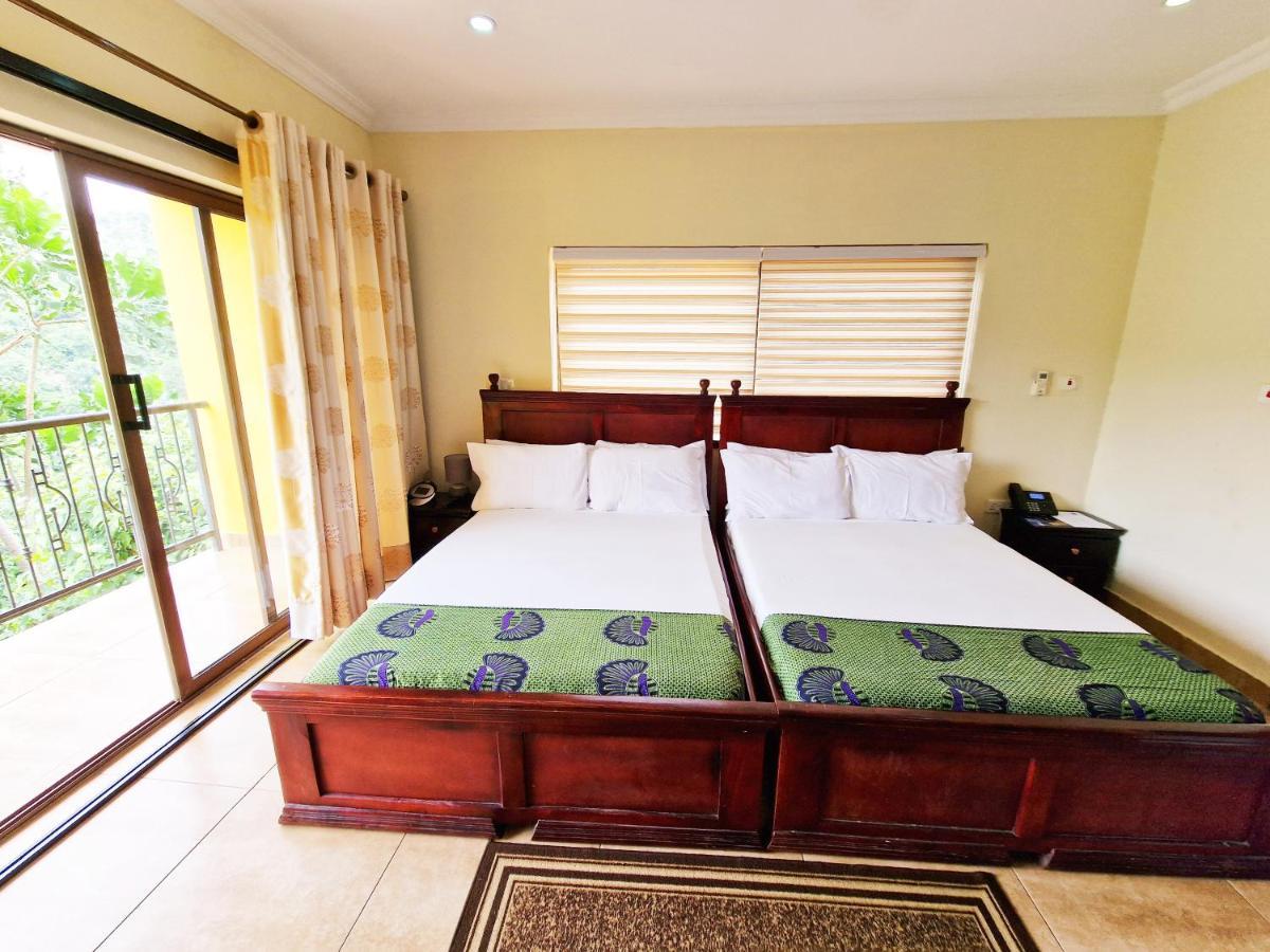 Cactus Creek Hotel Aburi Екстер'єр фото
